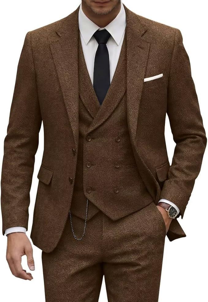Retro tweed suit: style, elegance, grace